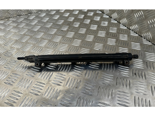 Vstřikovací lišta 06A133317AN   Volkswagen Caddy     