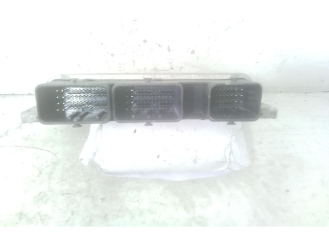 Řídící jednotka 237102071r, 237102071R   Renault Clio IV 2014