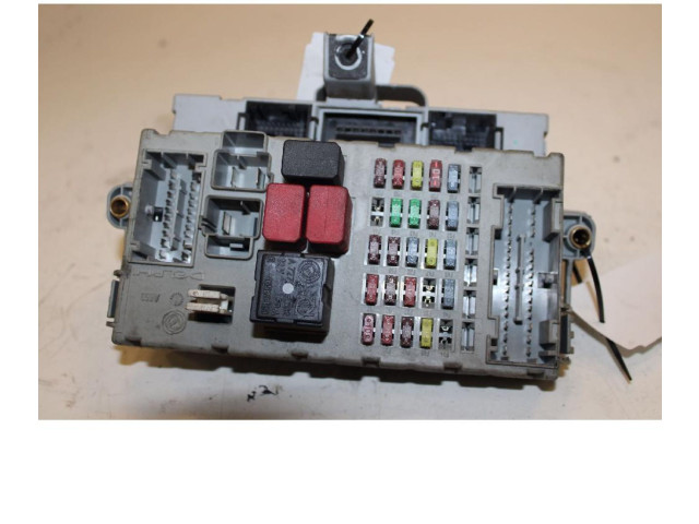 Блок предохранителей 51744898   Fiat Punto (188)    
