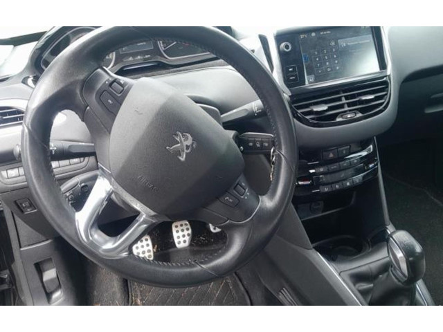 Pojistková skříňka Радио/ проигрыватель  / навигация    Peugeot 208 2014