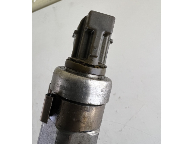 Форсунка 2367027020, 236702702    Toyota RAV 4 (XA20)   