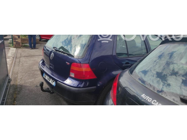 Комплект радиатора    Volkswagen Golf IV 2001