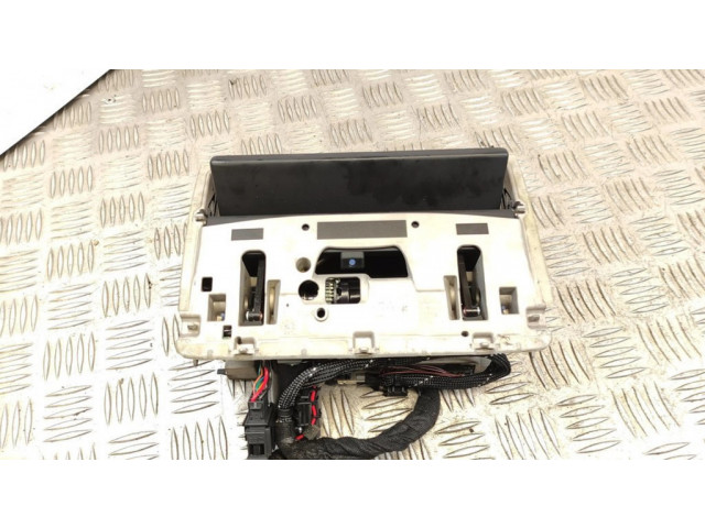 Дисплей    8V0919604C, 8V0857273P   Audi A3 S3 8V