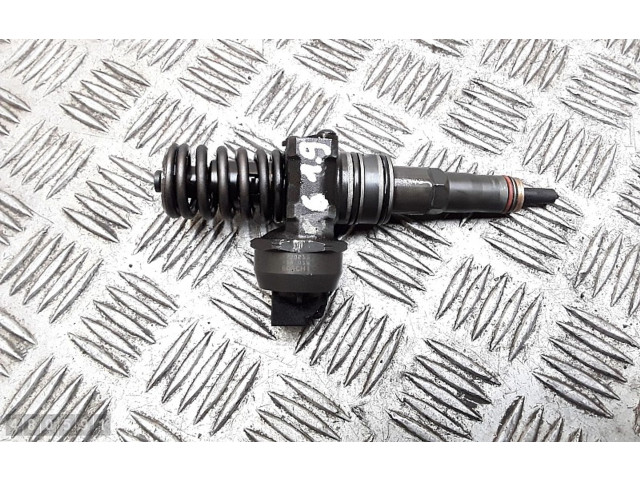 Vstřikovač 038130073AG   Volkswagen Jetta V     