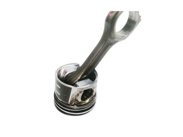 Píst 75L82, CONBIELA   Mazda 3 I    Y601 