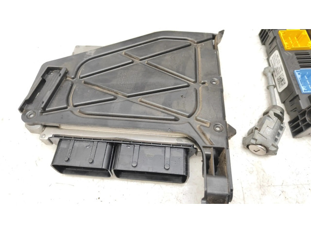 Комплект блоков управления 9818035080, 9831983280   Peugeot Traveller