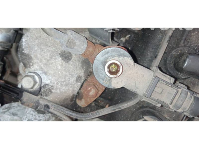 Vstřikovač 0445110256, 338002A400   Hyundai i30     