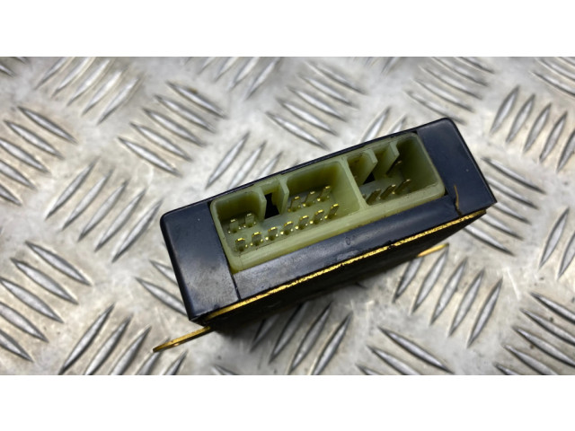Блок управления MR116523, YL25   Mitsubishi Carisma