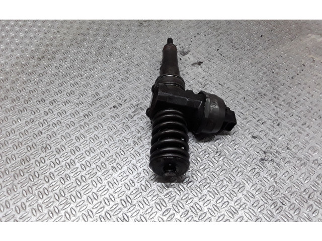 Vstřikovač 038130073AG   Volkswagen Touran I     
