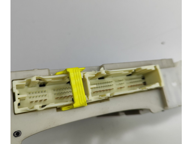 Блок предохранителей 8273048A30, 3B0513191   Lexus RX 330 - 350 - 400H    