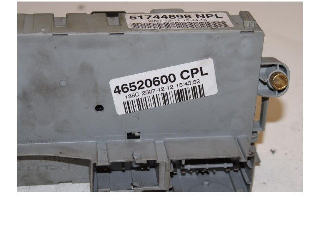 Блок предохранителей 51744898   Fiat Punto (188)    