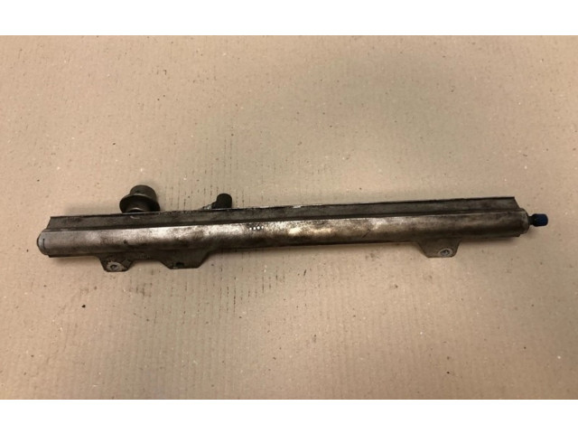 Vstřikovací lišta 92027101185146, 92027101185146   Volvo S60    B5244S2 