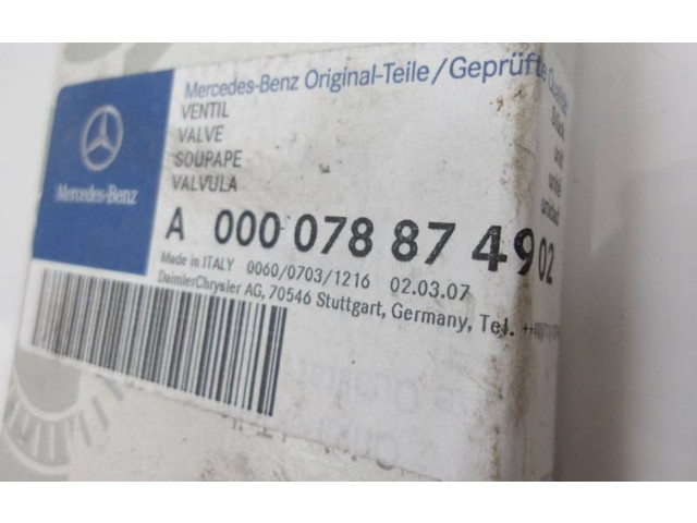 Vstřikovač A0000788749   Mercedes-Benz A W169     