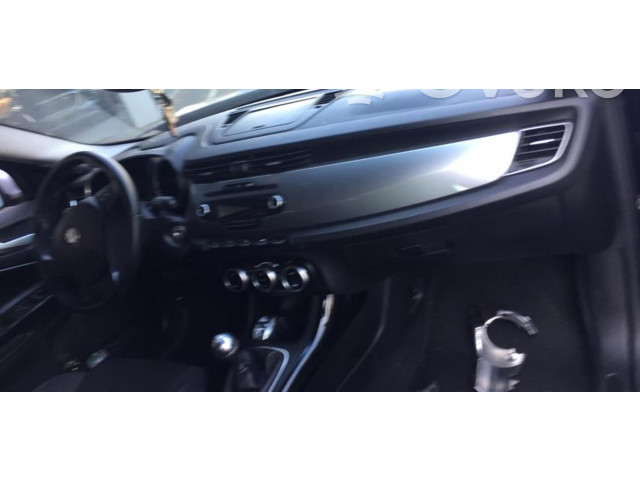 Zpětné zrcátko  Alfa Romeo Giulietta 2011  0000050529386  