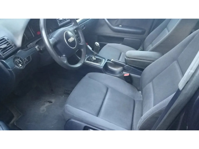 Vstřikovač 038130073AN   Audi A4 S4 B6 8E 8H  pro naftový motor 1.9 AWX 
