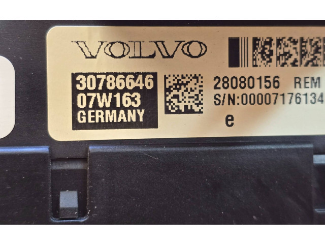   Pojistková skříňka 30786646, 28080156   Volvo XC90 2008