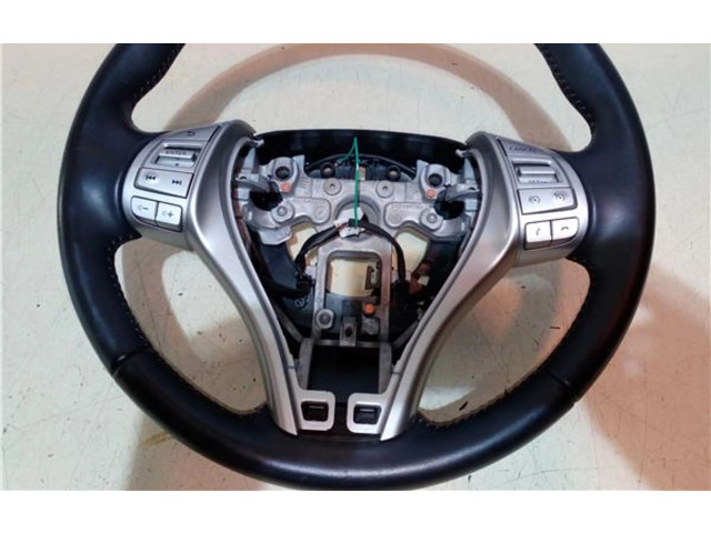 Volant Nissan Qashqai 2013   