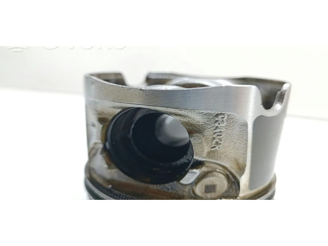 Píst 0840ZR   BMW 3 E90 E91  pro naftový motor 2.0 N47D20C 