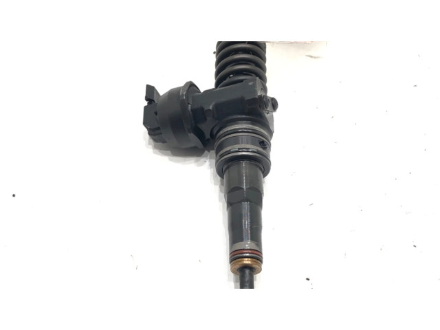 Vstřikovač 038130073B   Audi A6 Allroad C5  pro naftový motor 1.9  