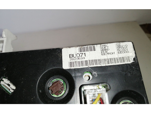 Přístrojová deska  Nissan Almera Tino 2001 BU071, 2820639  
