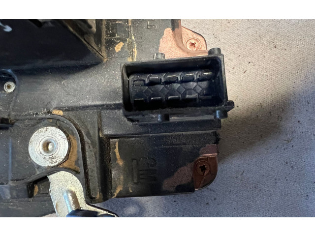 Замок багажника 8200282303, 93851809    Renault Trafic II (X83) 2002 - 2014 года
