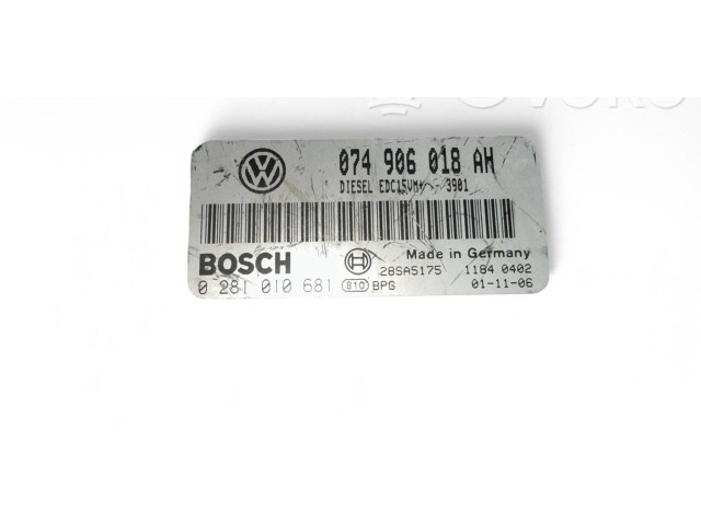 Блок управления двигателя 074906018AH, 28SA5175   Volkswagen Transporter - Caravelle T4