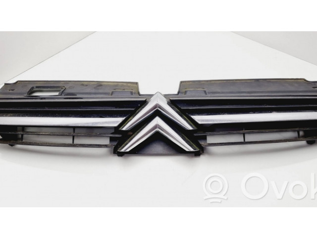 Передняя решётка Citroen C5 2001-2004 года 9636751980, 28857M      