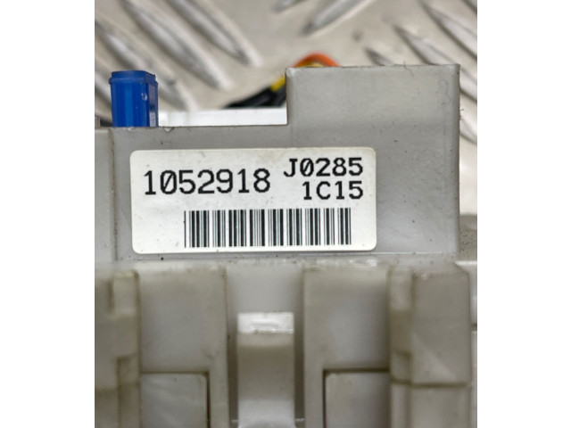   Pojistková skříňka 1052918, J0285   Nissan Navara D40 2013