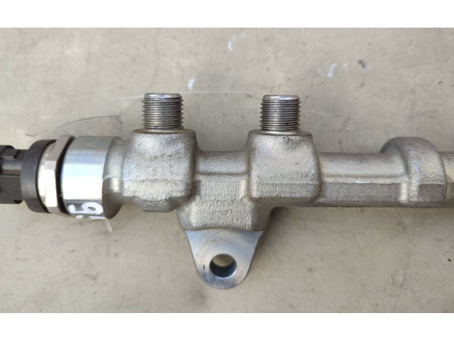Vstřikovací lišta 55573331, 852196   Opel Meriva B     