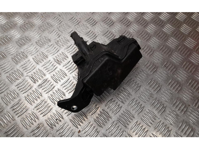 Блок предохранителей  826620D740, 71563W   Toyota Yaris Cross    