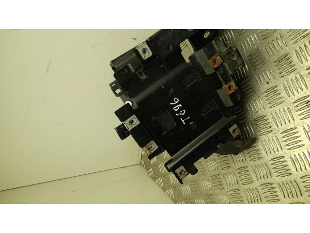Блок предохранителей  68251775AA   Jeep Grand Cherokee    