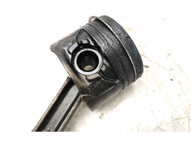Píst N053E   BMW 1 F20 F21  pro naftový motor 1.5 B37D15 