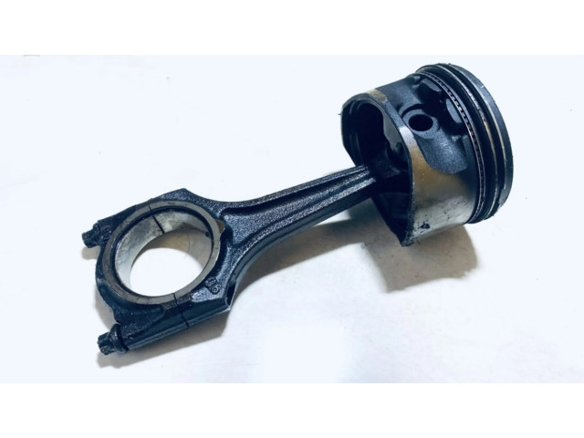 Píst    Opel Tigra A  pro benzínový motor 1.6  