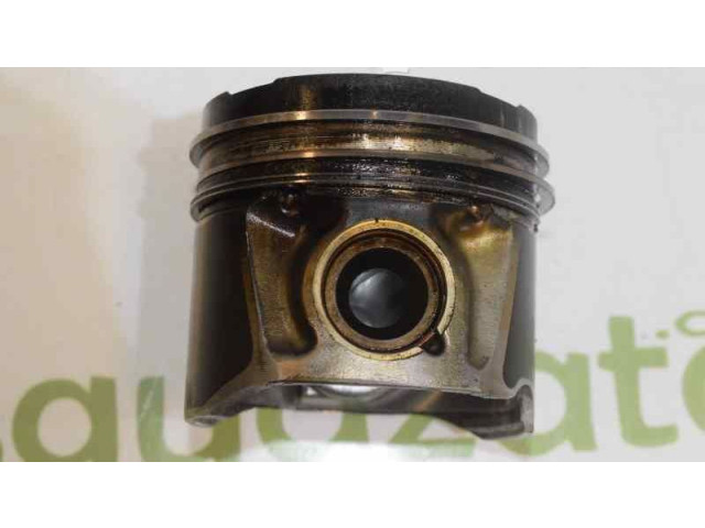 Píst 93177293, 93192654   Opel Corsa C     