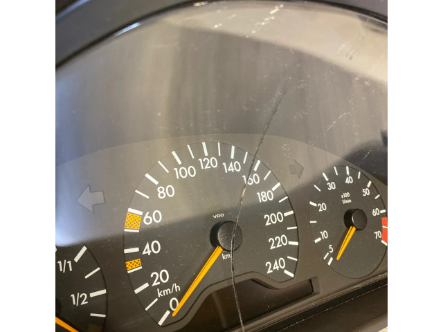Přístrojová deska  Mercedes-Benz E W210 1999 2105404148, 110008899008  