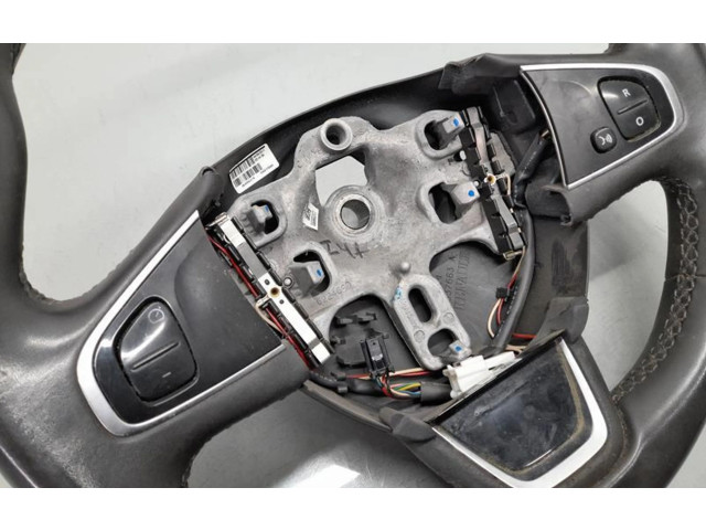 Руль Renault Clio IV  2012 - - года 484005241R      