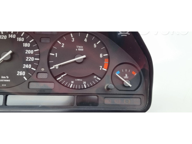 Přístrojová deska  BMW 5 E34 1990 83515809, 8351580  