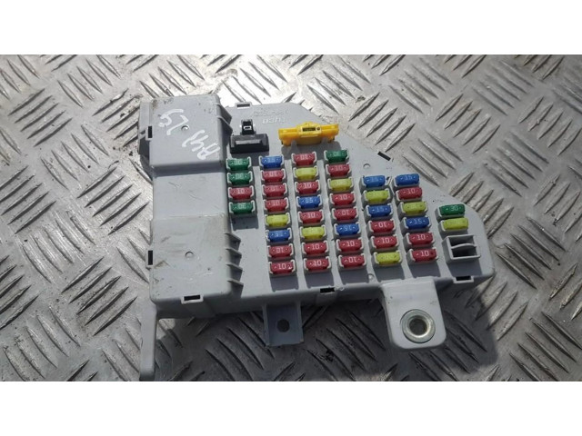 Блок предохранителей  911102e501, 91110-2e501   Hyundai Tucson JM    