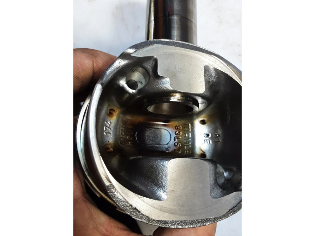 Píst 83L57, R201   Audi A6 S6 C6 4F     