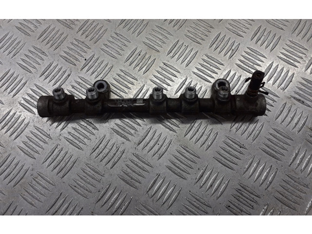 Vstřikovací lišta 23810-33030   Toyota Auris 150     