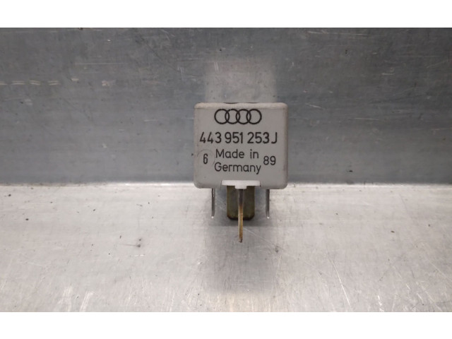   Pojistková skříňka 443951253   Audi 100 200 5000 C3 1989