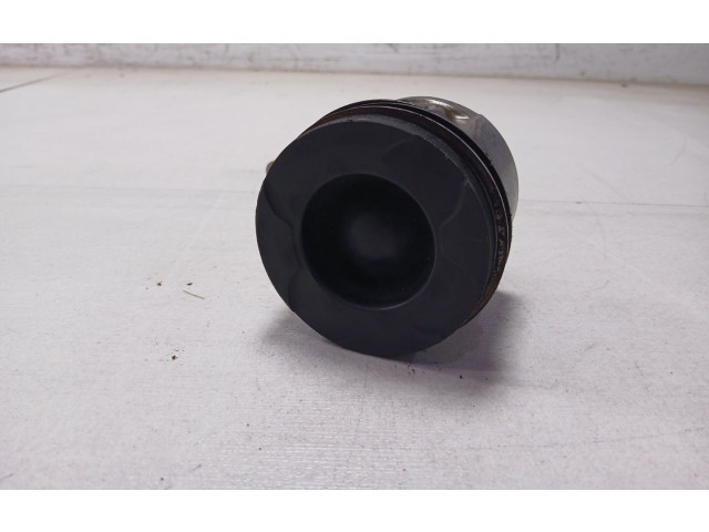 Píst 0687776302   Opel Mokka    B16DTH 