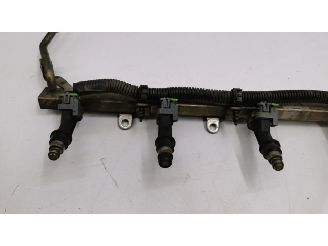 Vstřikovač 95702161021A   Saab 9-7X  pro benzínový motor 4.2  