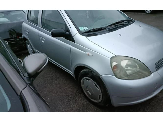   Pojistková skříňka    Toyota Yaris 2000