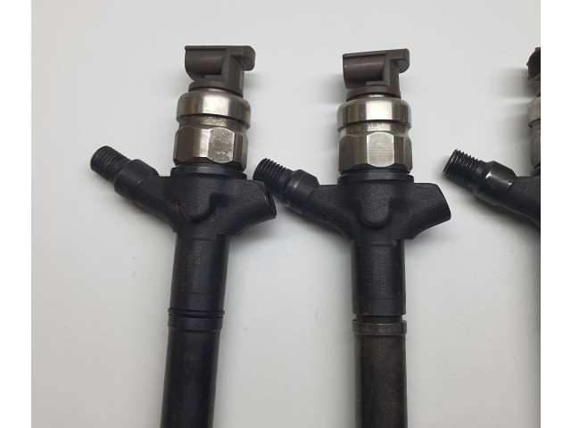 Форсунка 23670-0r020, 23670-0R020    Toyota RAV 4 (XA20)   