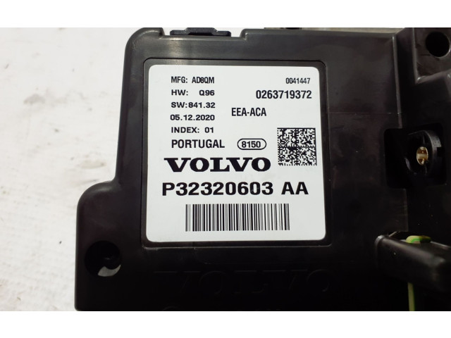 Přístrojová deska  Volvo V60 2020 32320603  