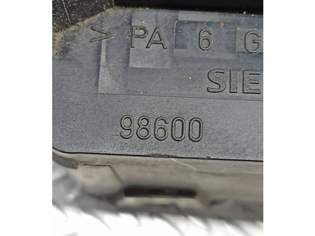 Блок предохранителей 98600, 98601   Mitsubishi Space Star    