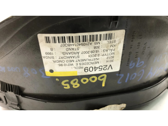 Přístrojová deska  Mercedes-Benz E W210 1999 2105401448  