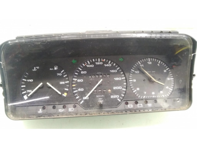 Přístrojová deska  Volkswagen PASSAT B3 1991 81117657  