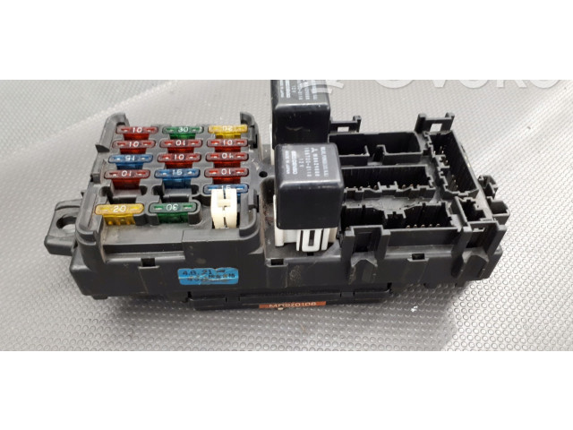 Блок предохранителей 1049933011   Mitsubishi Galant    